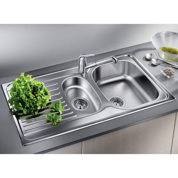 BL00512303 Tipo 6S Basic SS Inset Sink_Stiles_Lifestyle_Image